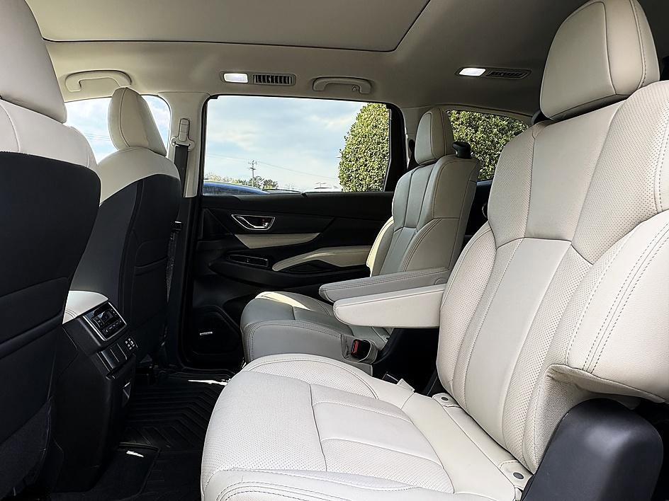 Used 2024 Subaru Ascent Limited w/ Technology Package image 9