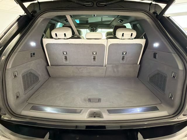 Certified 2025 Cadillac Escalade IQ Sport 1 w/ LPO, ONYX Package AWD/4WD image 23