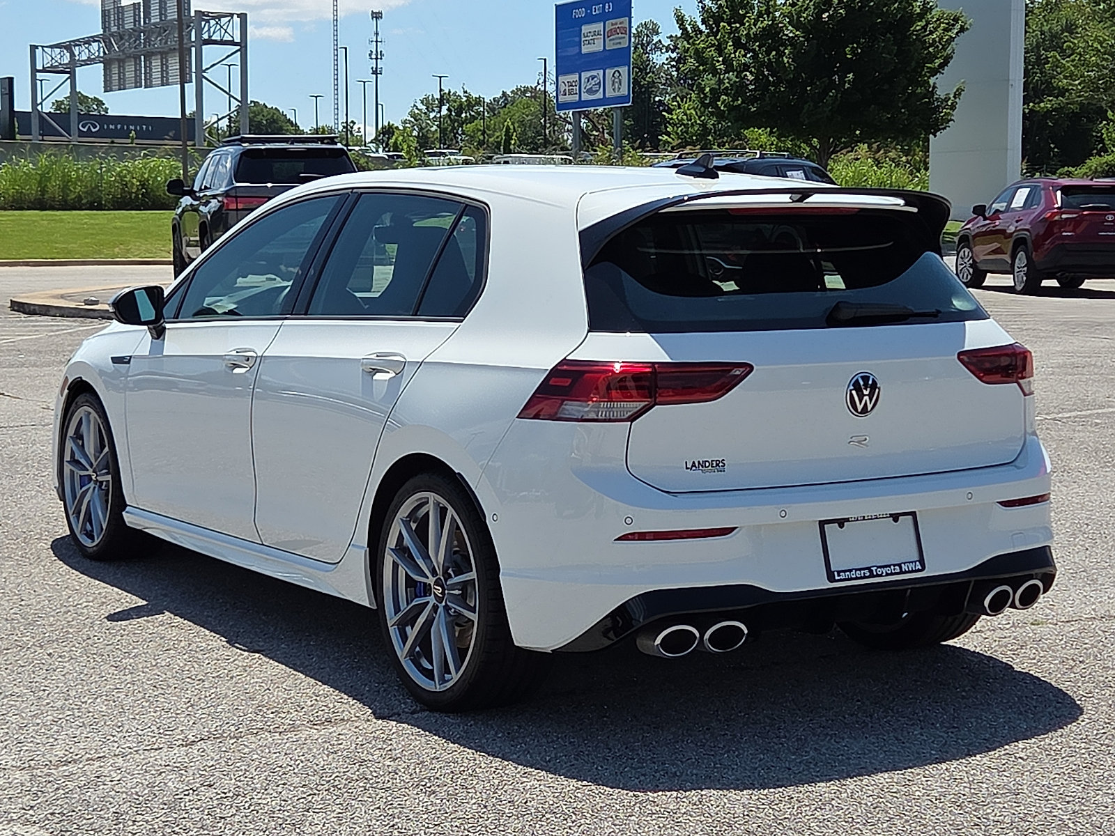 Used 2024 Volkswagen Golf R AWD/4WD image 4