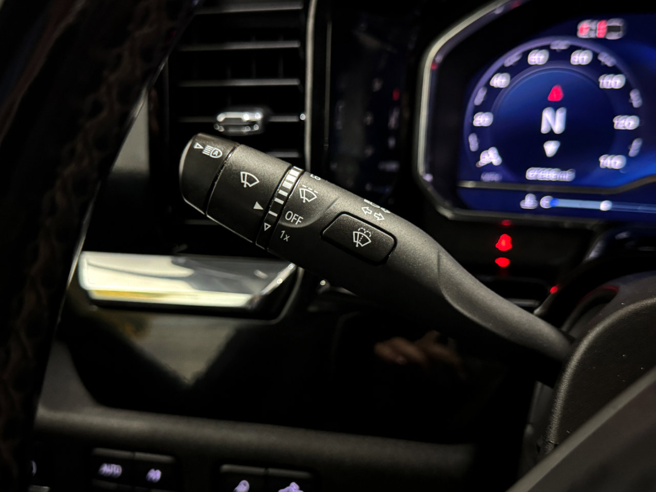 Used 2024 Chevrolet Silverado 3500 LT w/ Convenience Package image 23