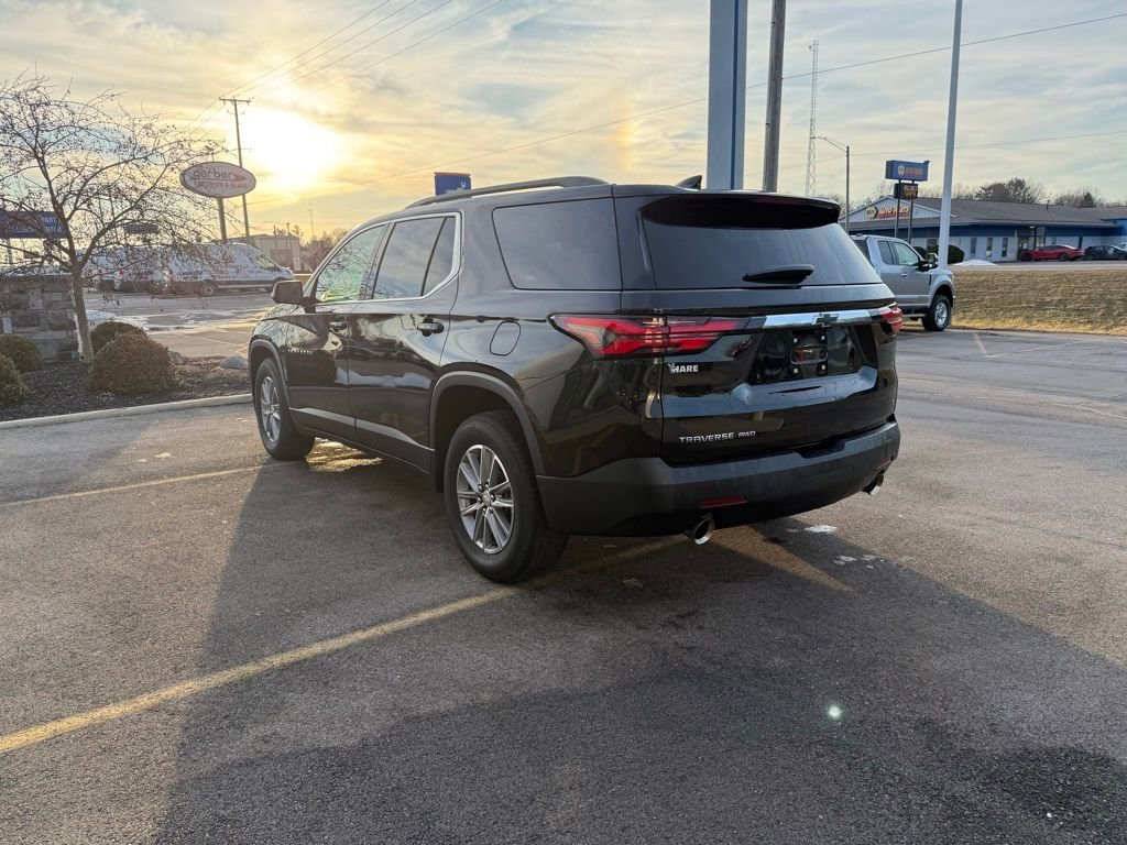 Used 2023 Chevrolet Traverse LT w/ Rear Camera Mirror Package image 35