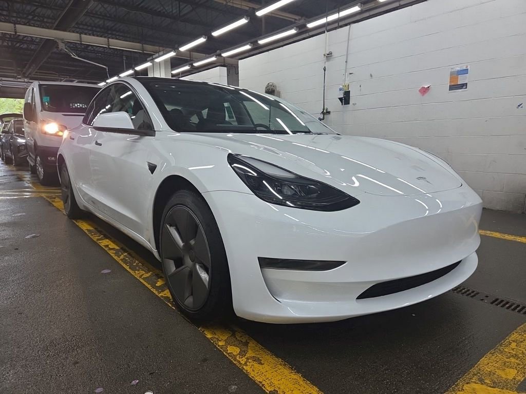 Used 2023 Tesla Model 3 Standard Range RWD image 3