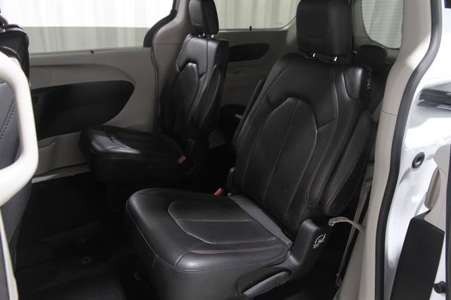 Used 2020 Chrysler Pacifica Touring-L Plus FWD image 20