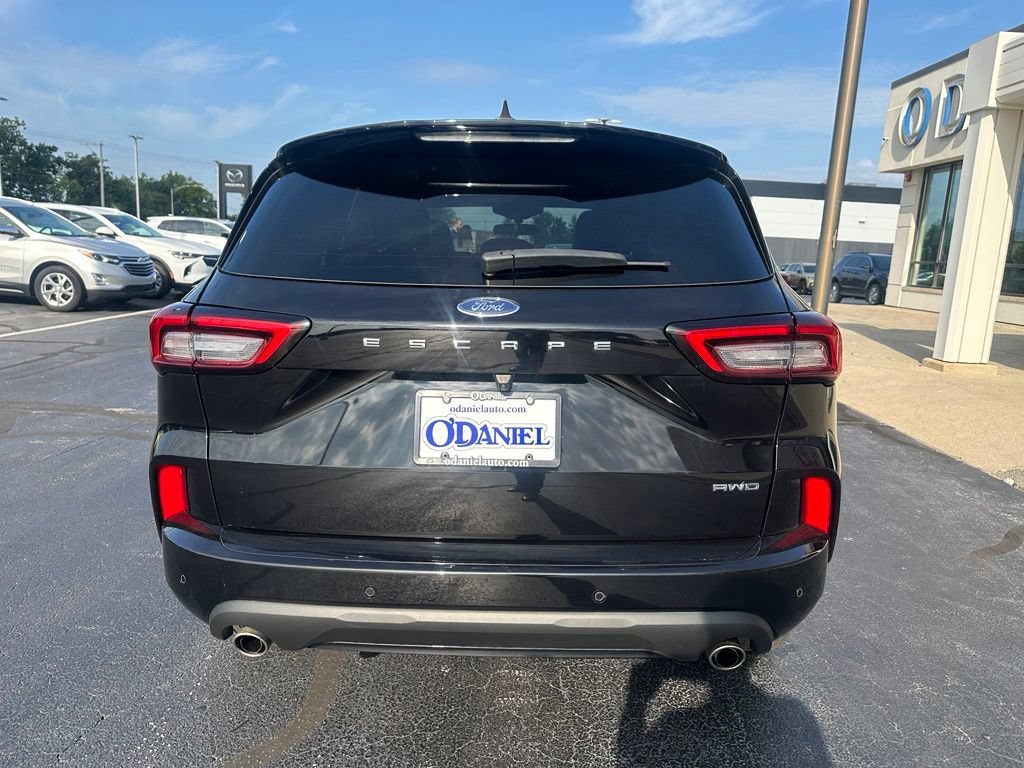 Used 2023 Ford Escape ST-Line w/ Tech Pack #1 AWD/4WD image 6