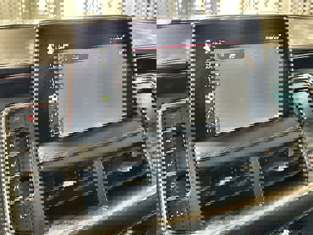 Used 2022 GMC Yukon XL AT4 image 21