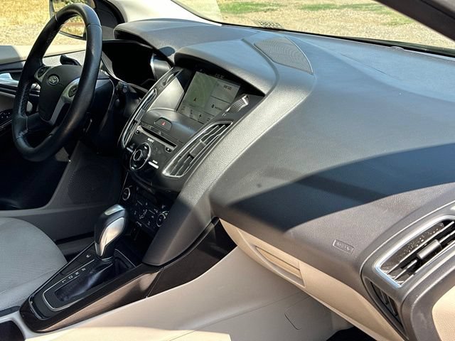 Used 2017 Ford Focus Electric Hatchback FWD image 25
