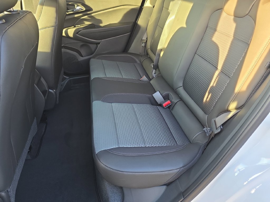 New 2026 Chevrolet Trax LT w/ LT Convenience Package FWD image 13