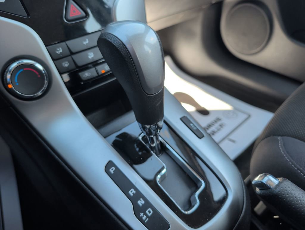 Used 2015 Chevrolet Cruze LT image 16