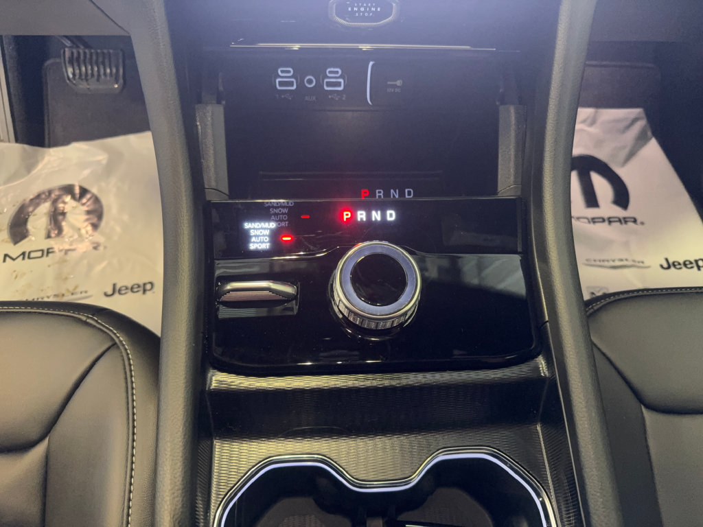 New 2026 Jeep Grand Cherokee Limited AWD/4WD image 17