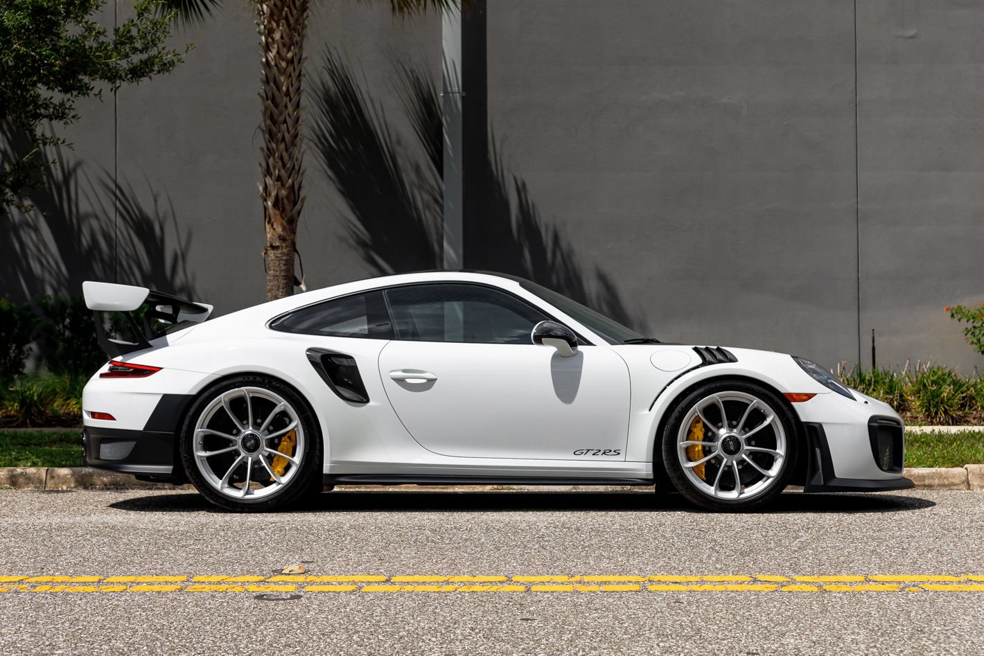 Used 2018 Porsche 911 GT2 RS w/ Weissach Package RWD image 12