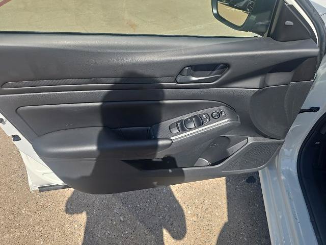 Certified 2025 Nissan Altima 2.5 S FWD image 12