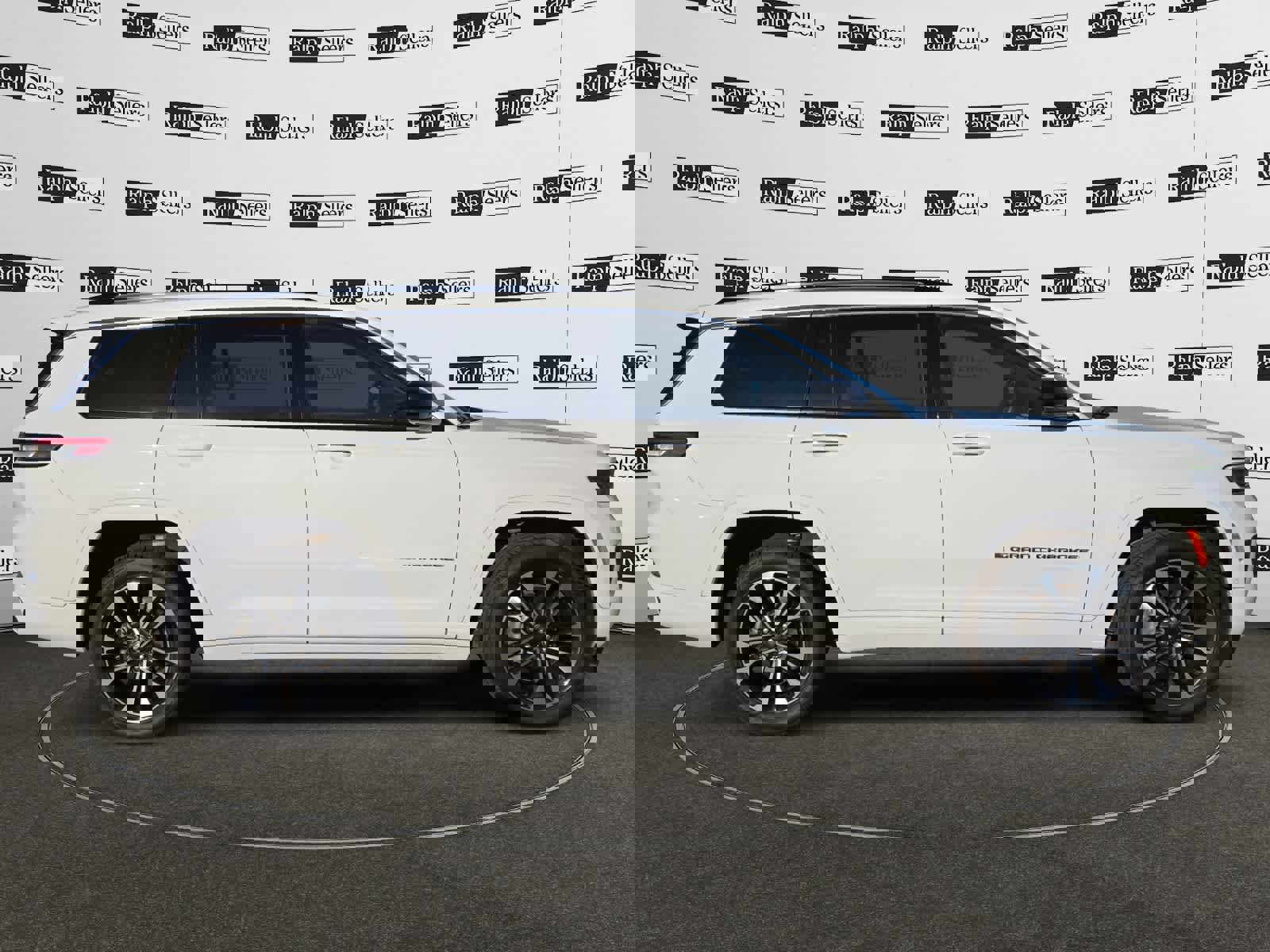 Used 2021 Jeep Grand Cherokee L Overland w/ Luxury Tech Group IV image 7