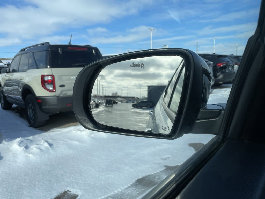 Used 2024 Jeep Compass Latitude image 36