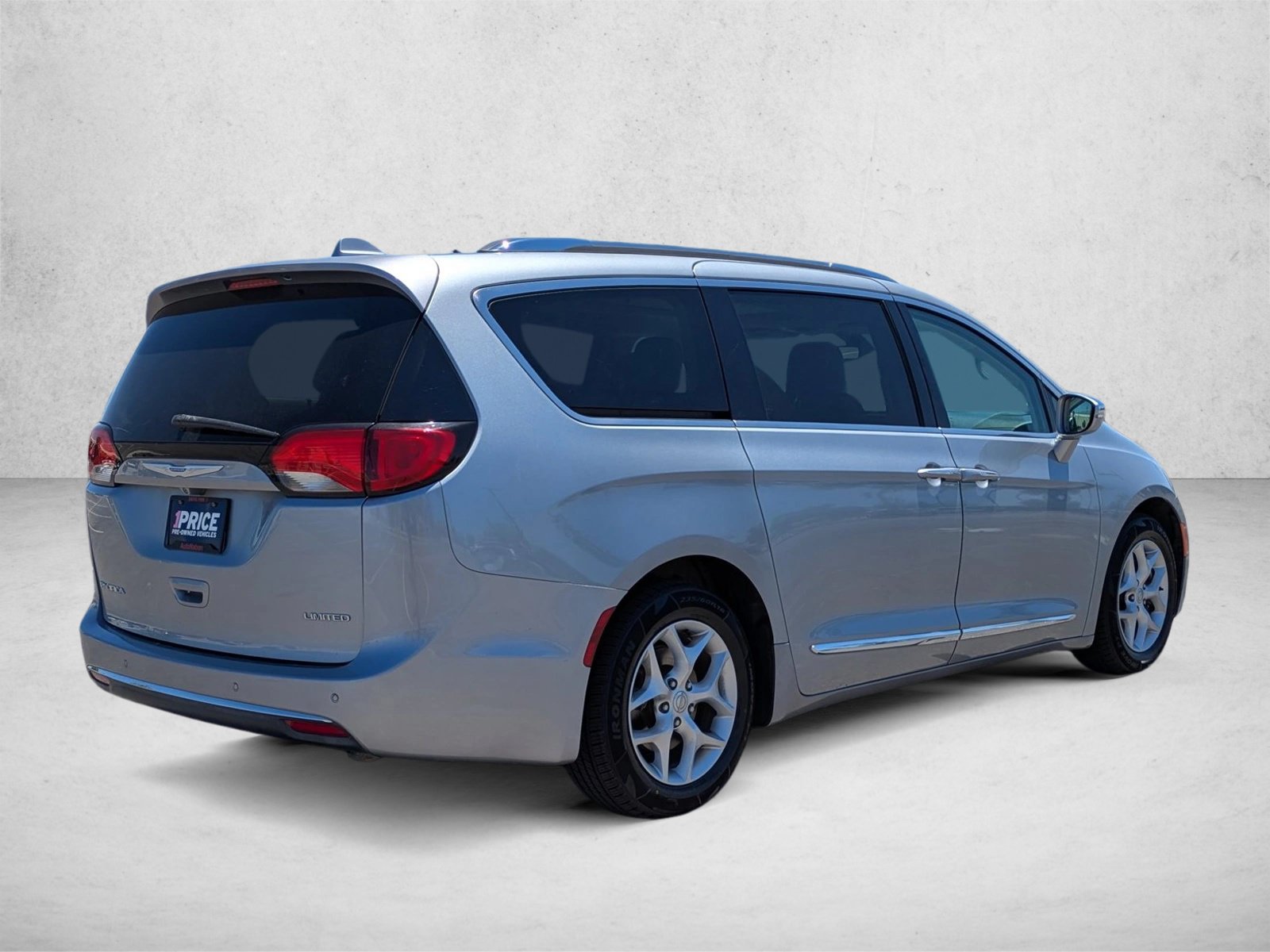 Used 2019 Chrysler Pacifica Limited FWD image 5
