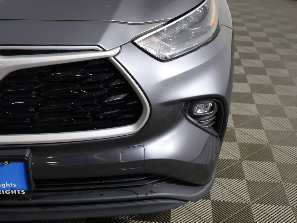 Used 2022 Toyota Highlander XLE image 15