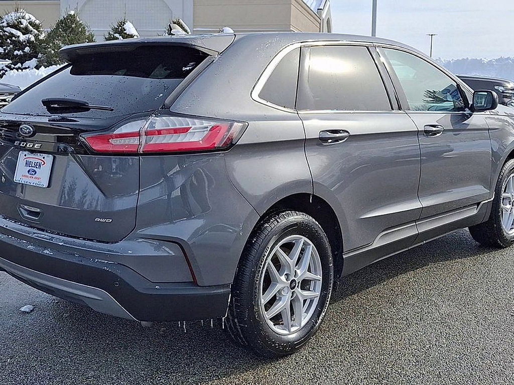 Certified 2024 Ford Edge SEL image 8