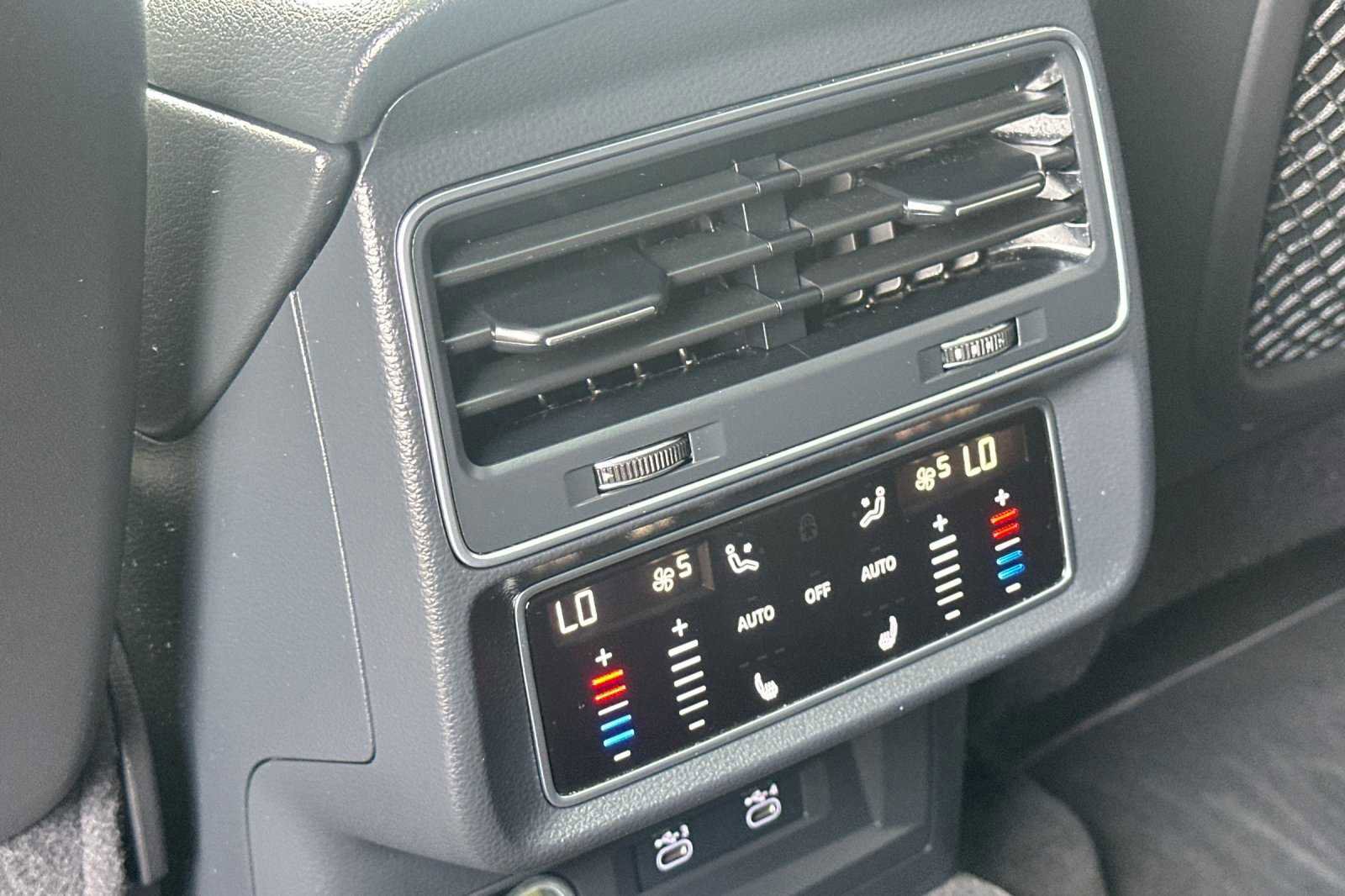 Used 2021 Audi Q8 Premium Plus w/ Premium Plus Package image 13