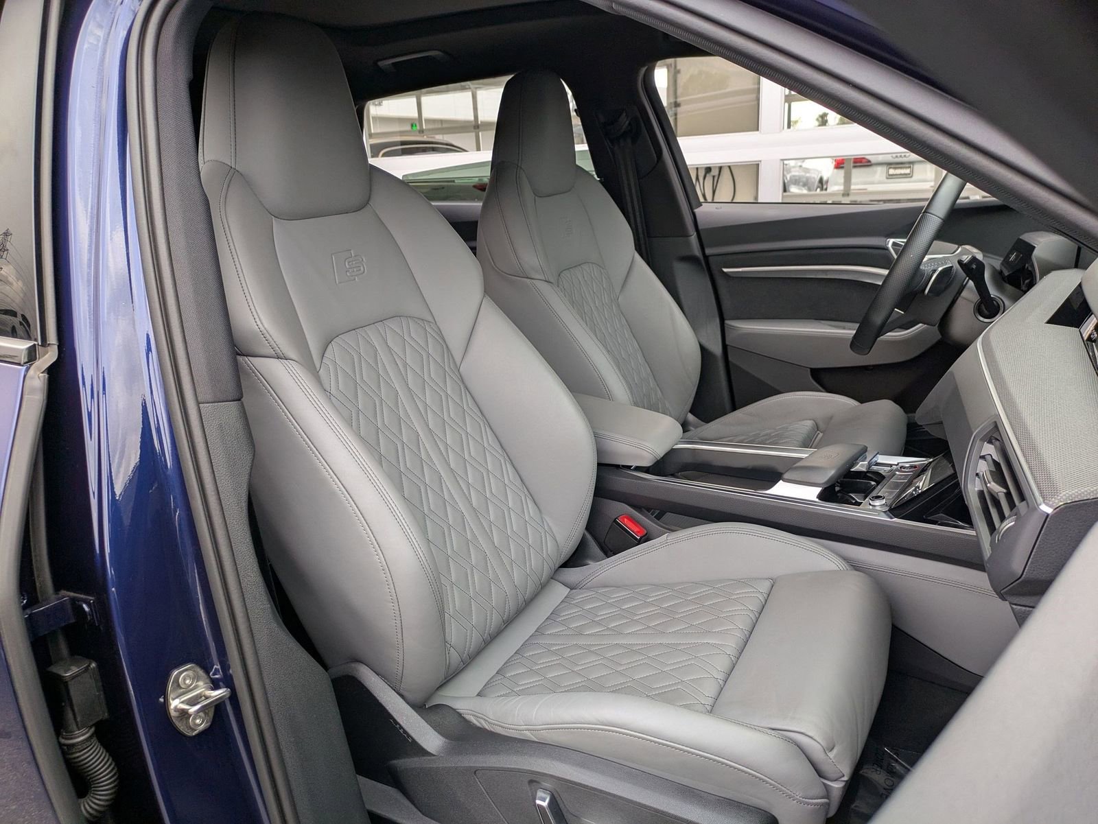 Used 2023 Audi e-tron S Premium Plus w/ Black Optic Package image 28