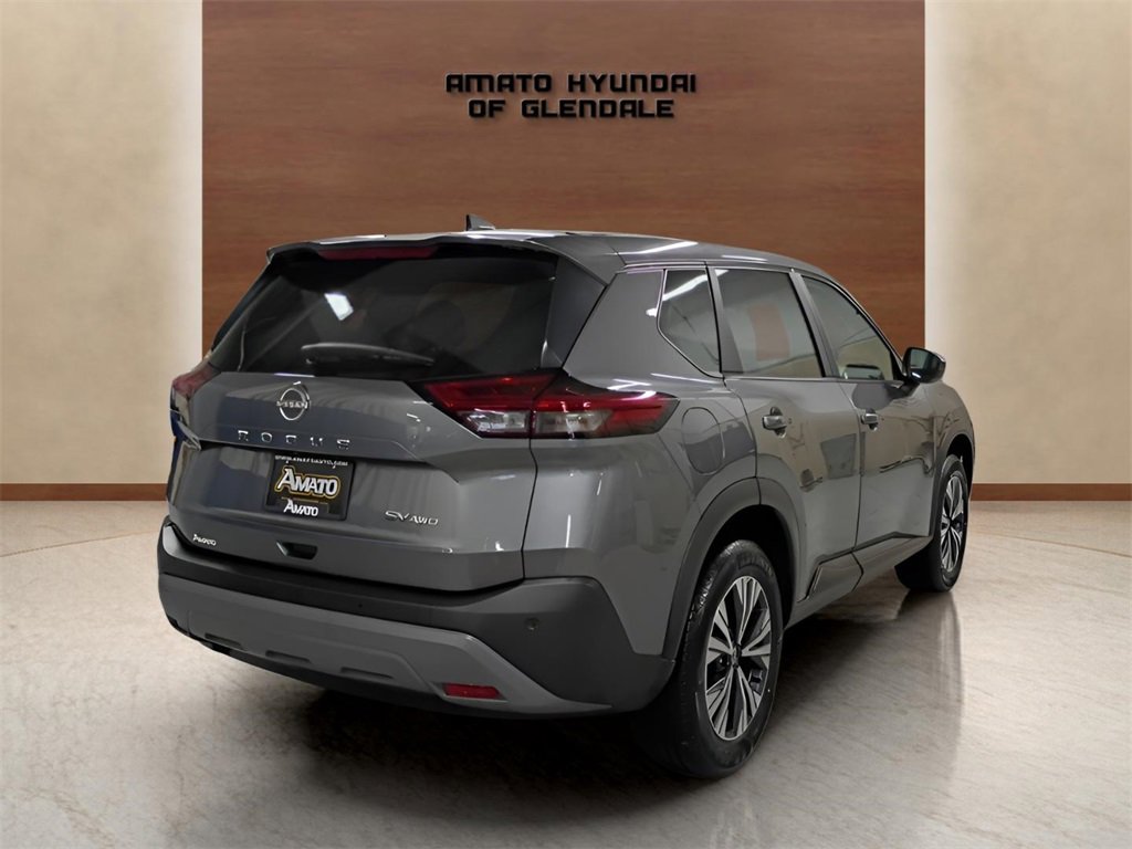 Used 2023 Nissan Rogue SV image 5
