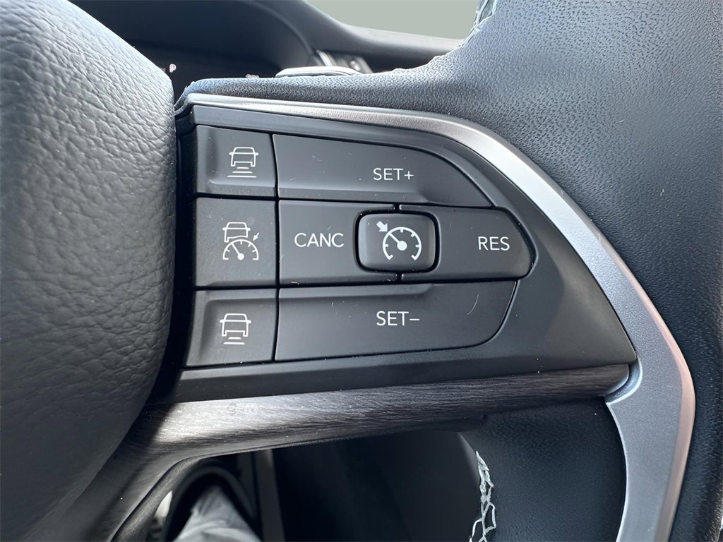 Used 2024 Jeep Grand Cherokee L Limited w/ Black Appearance Package image 20