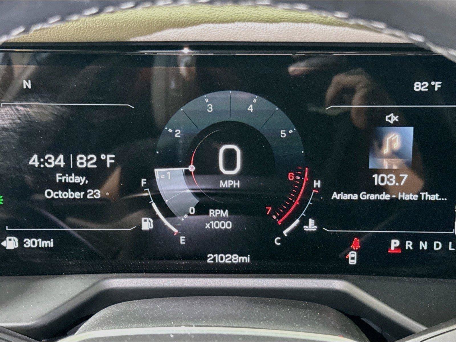 Used 2026 GMC Acadia Elevation w/ Elevation Premium Package FWD image 10