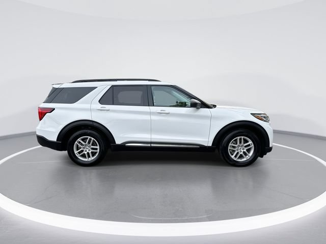 Used 2025 Ford Explorer Active w/ Active Comfort Package RWD image 9
