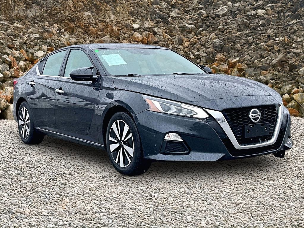 Used 2022 Nissan Altima 2.5 SV image 1