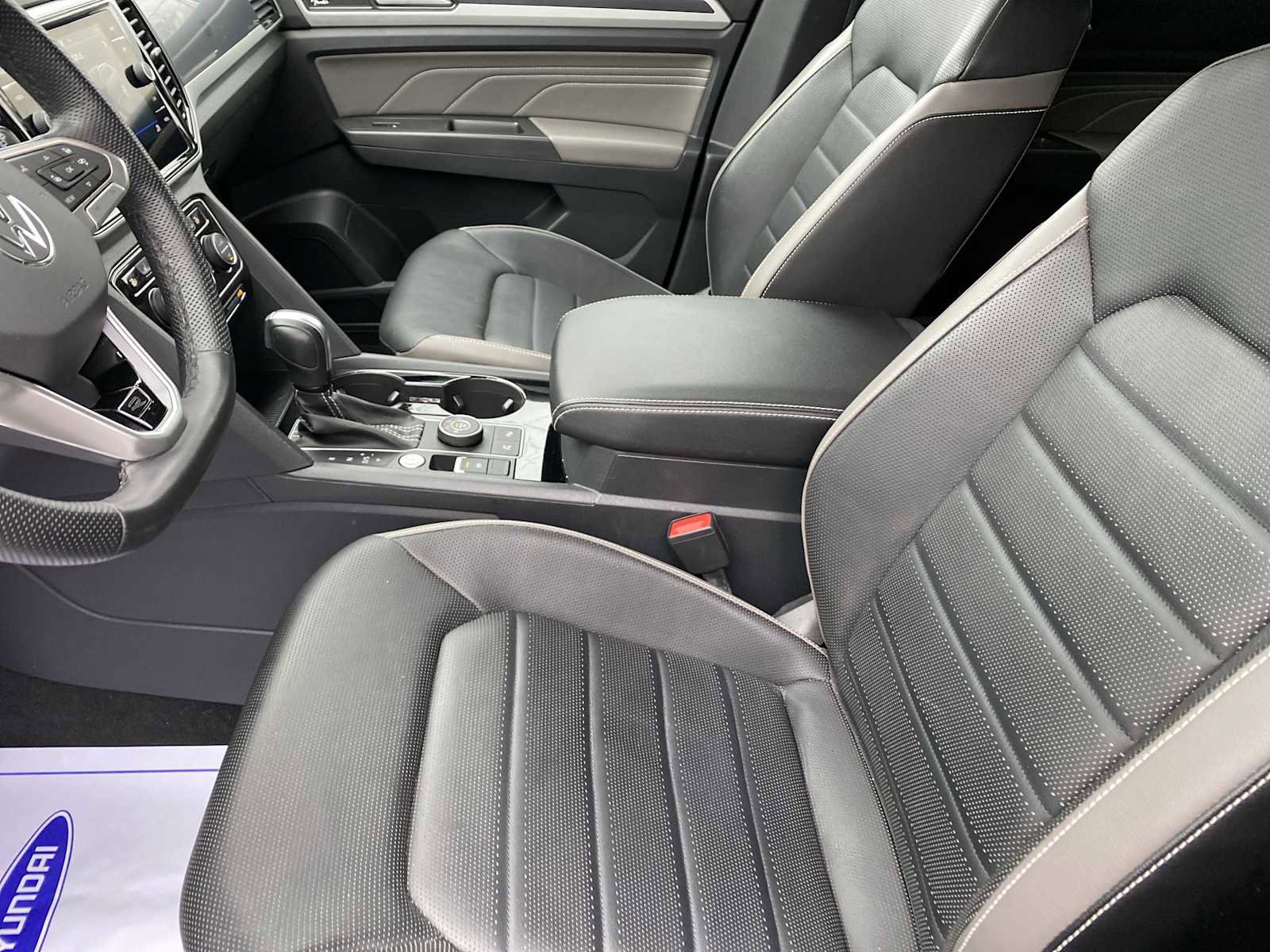 Used 2022 Volkswagen Atlas SEL Premium image 26