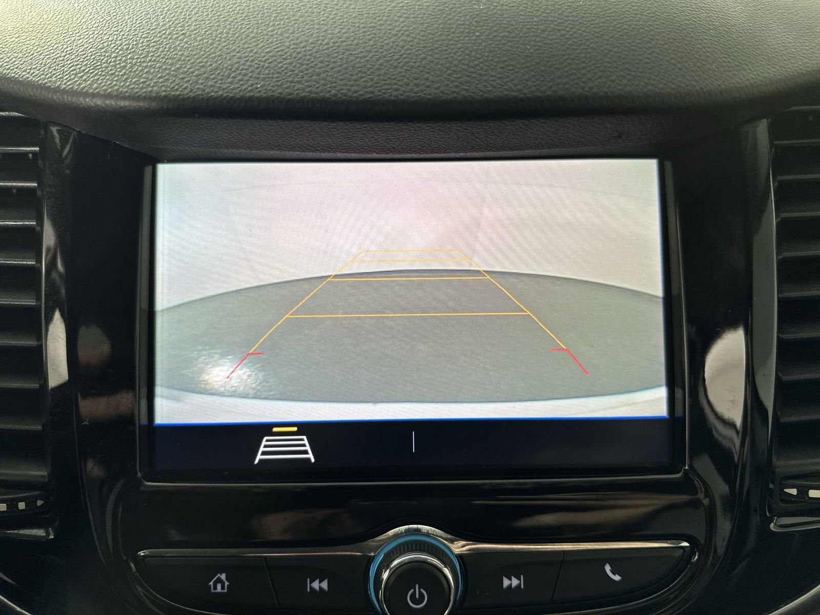Used 2022 Chevrolet Trax LS w/ Tint and Cruise Package image 17