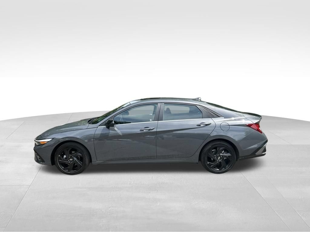 Certified 2026 Hyundai Elantra SEL Sport Premium FWD image 2