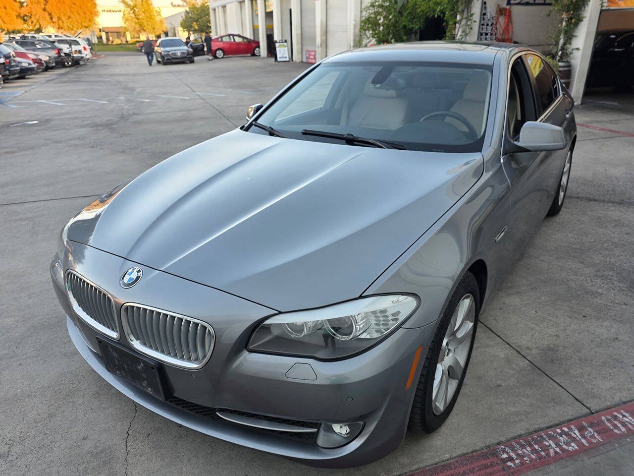 Used 2012 BMW 550i Sedan RWD image 1