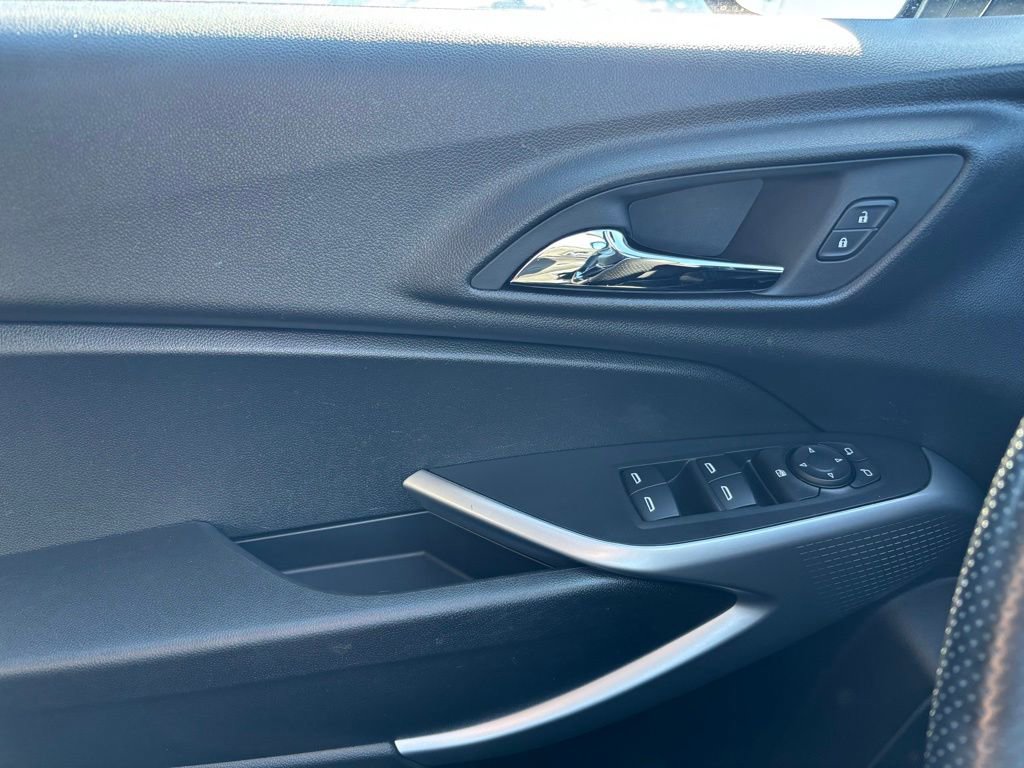 Used 2024 Chevrolet Trax RS w/ Driver Confidence Package image 23