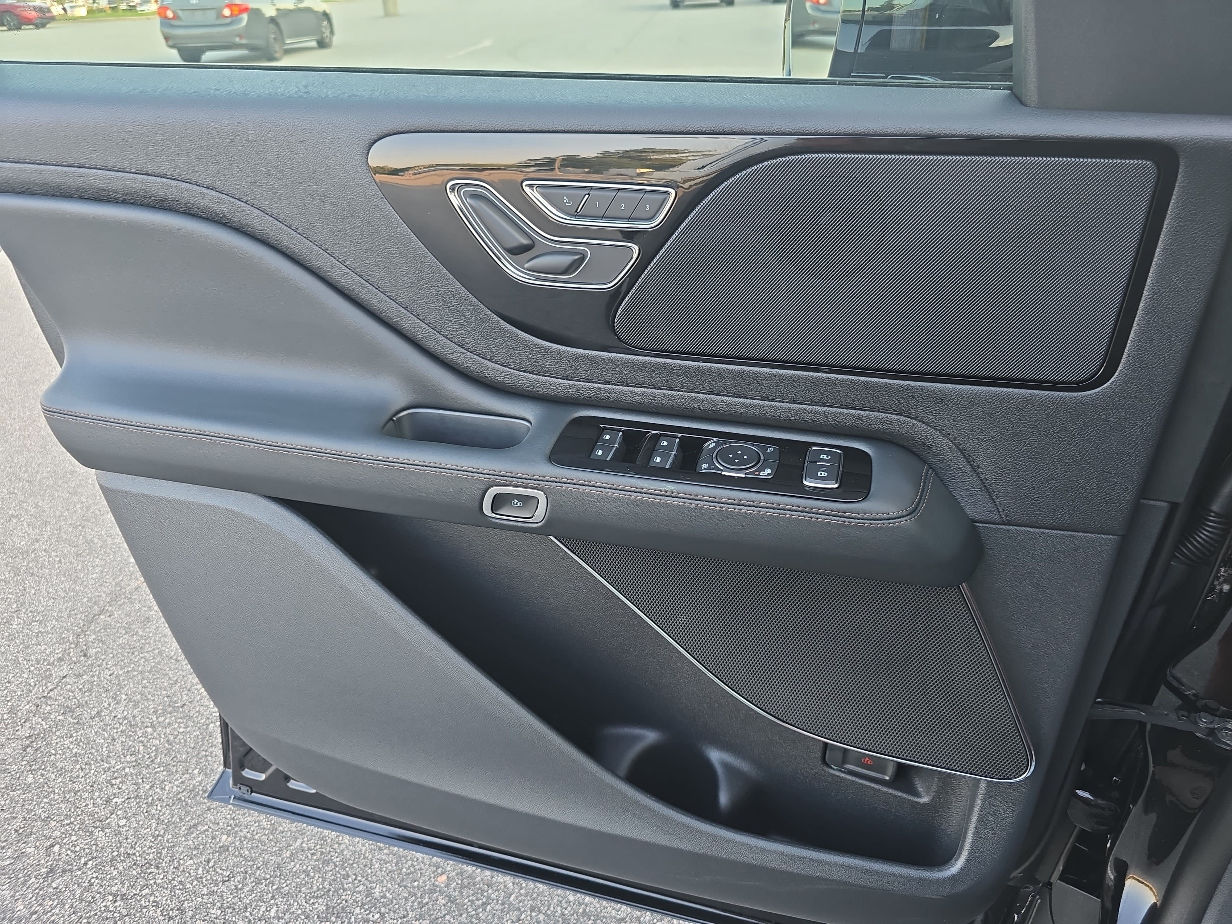 New 2026 Lincoln Aviator 2WD image 28