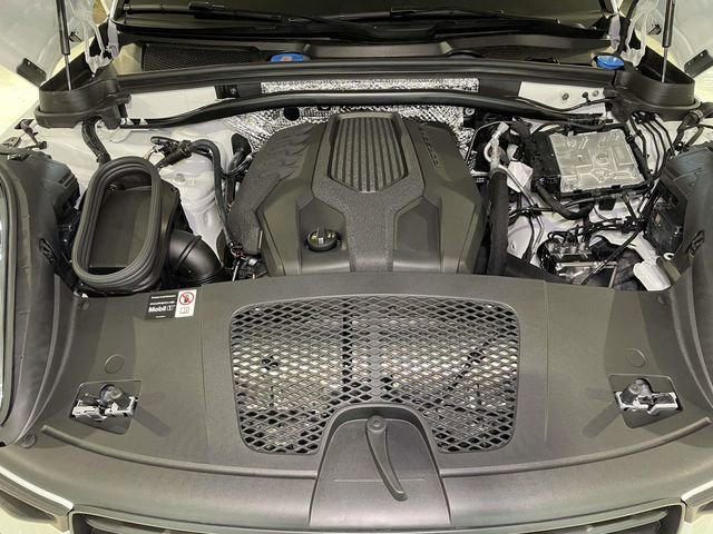 New 2026 Porsche Macan image 24