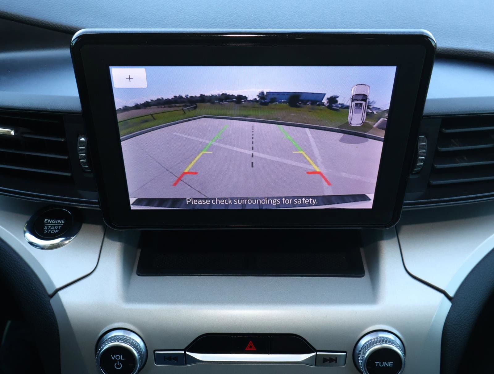 Used 2023 Ford Explorer XLT image 27