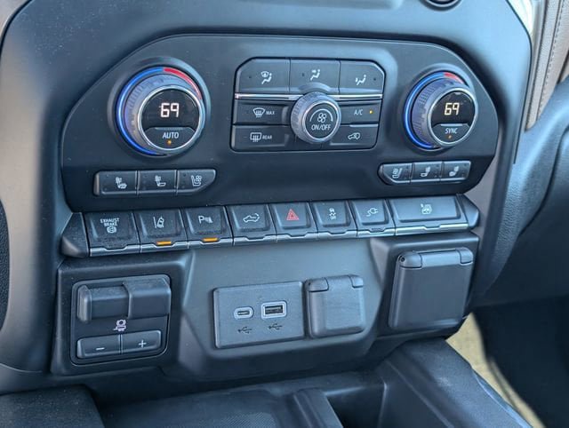 Used 2022 Chevrolet Silverado 2500 High Country AWD/4WD image 16