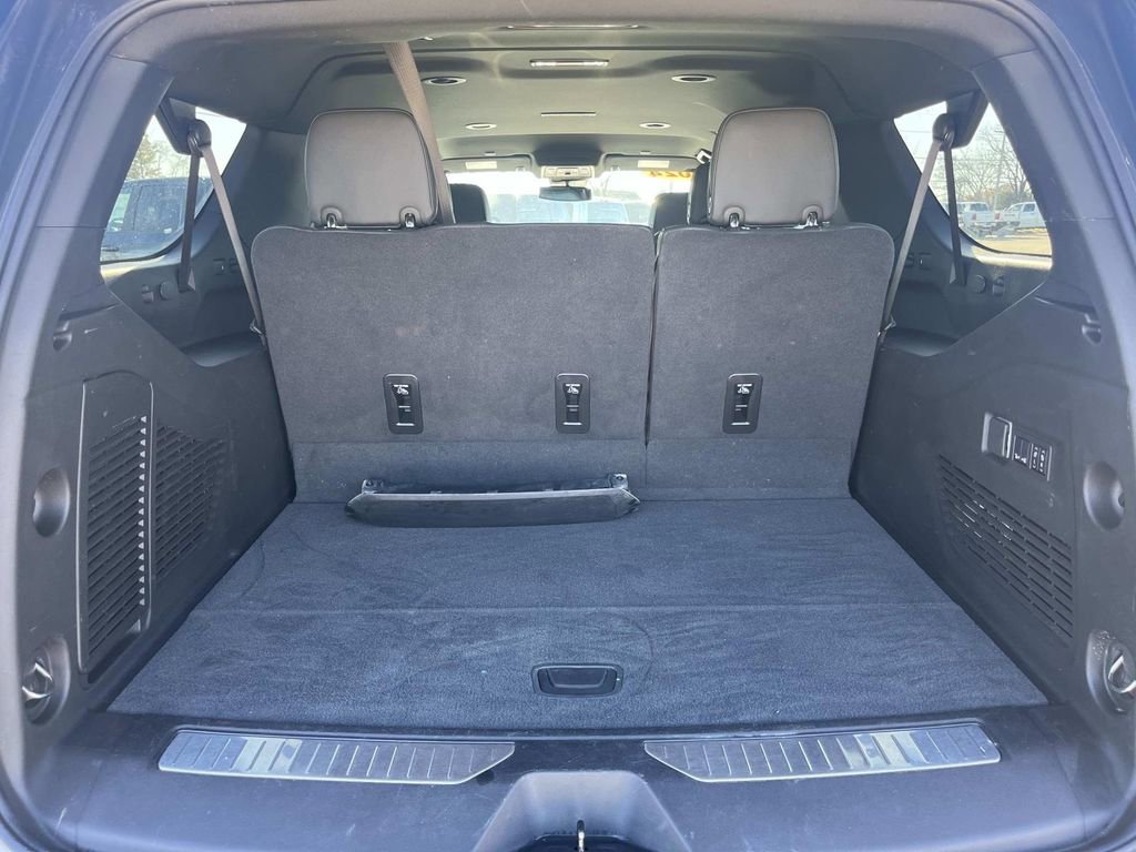 Used 2024 Chevrolet Suburban RST w/ Luxury Package image 13