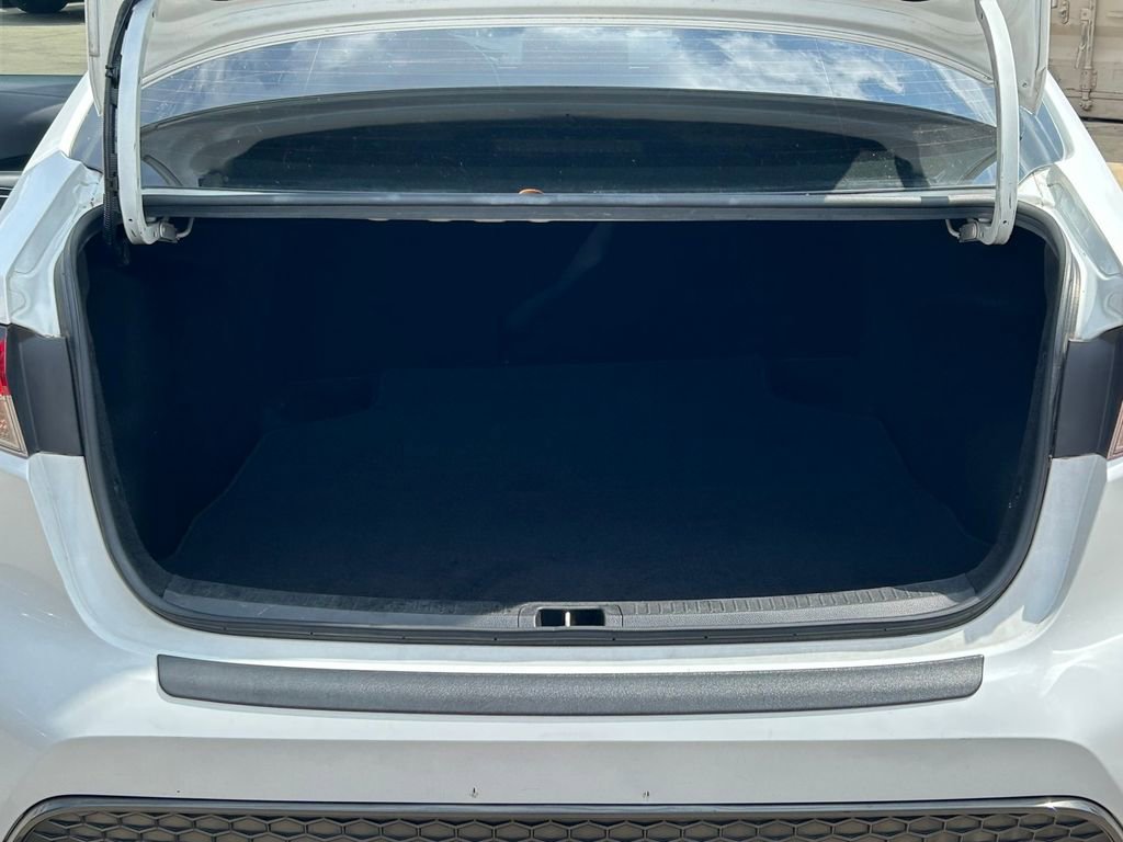 Used 2021 Toyota Corolla SE image 14