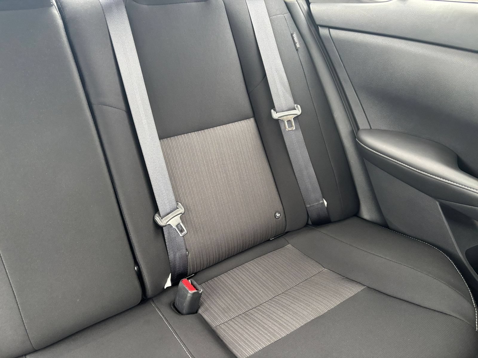Used 2025 Nissan Sentra SV FWD image 34