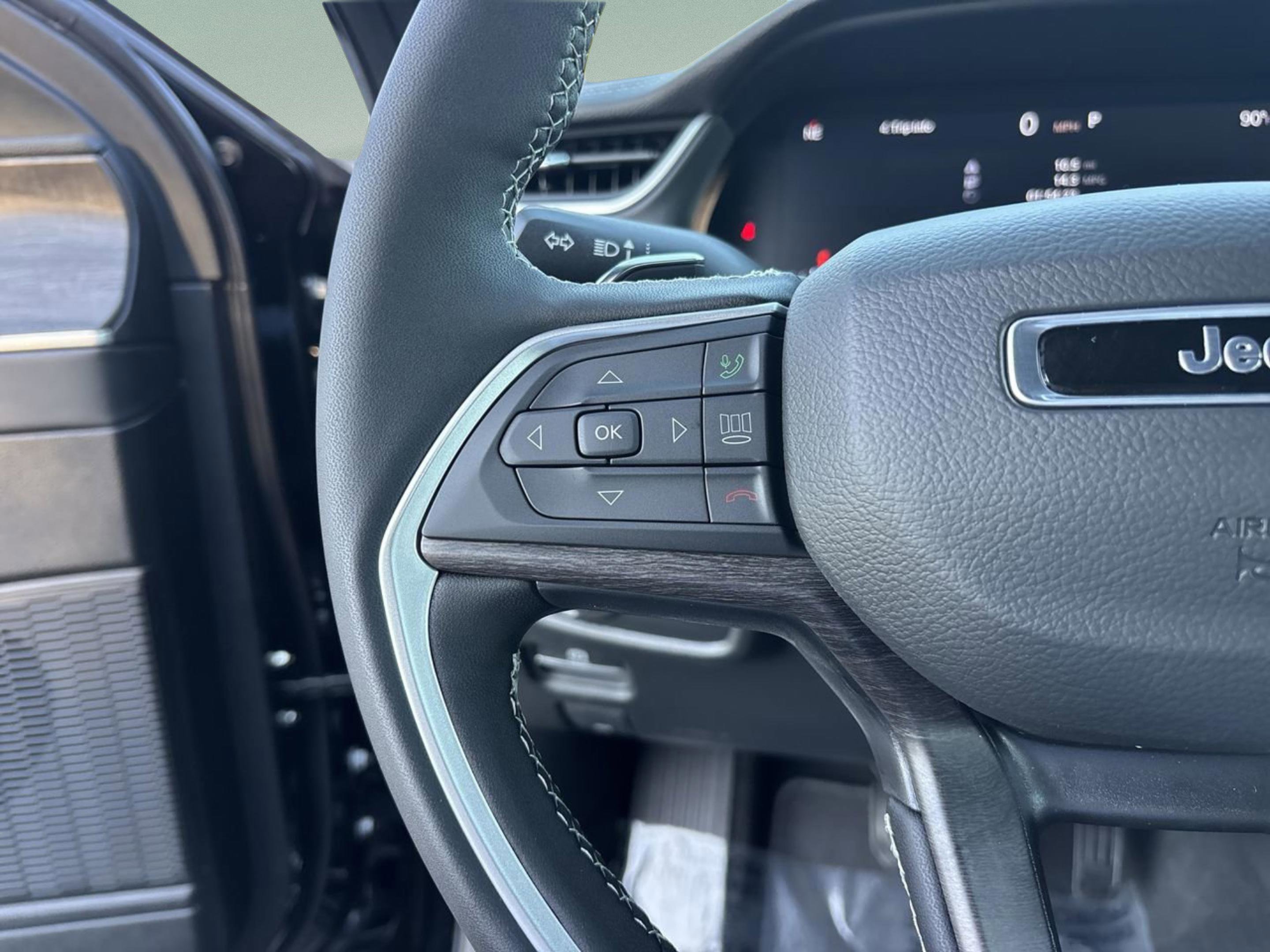 New 2025 Jeep Grand Cherokee Limited image 27