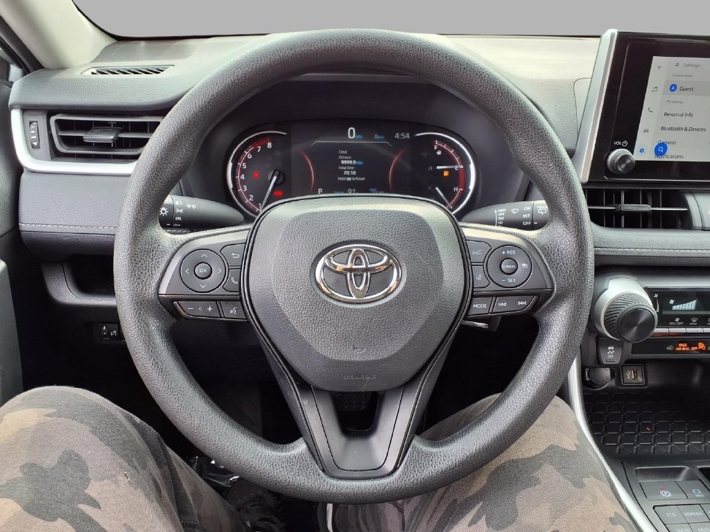 Used 2025 Toyota RAV4 LE AWD/4WD image 16