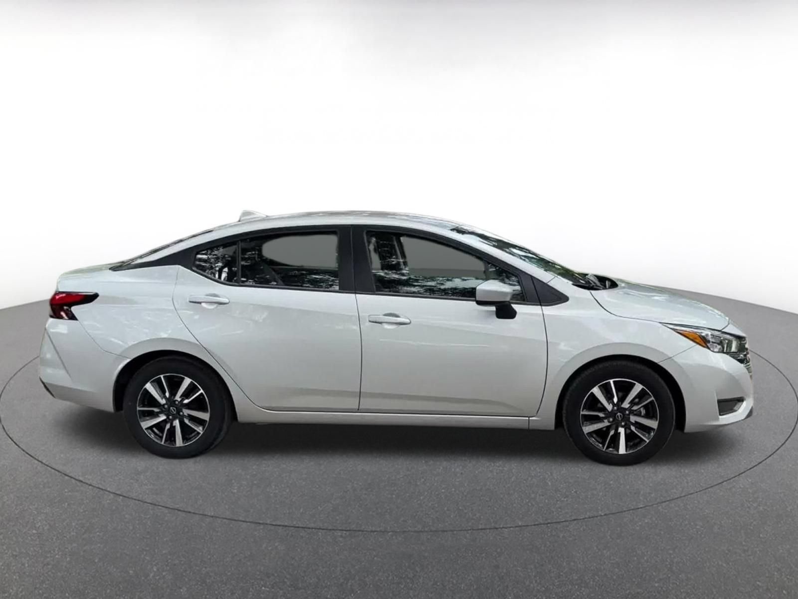 Used 2025 Nissan Versa SV FWD image 15