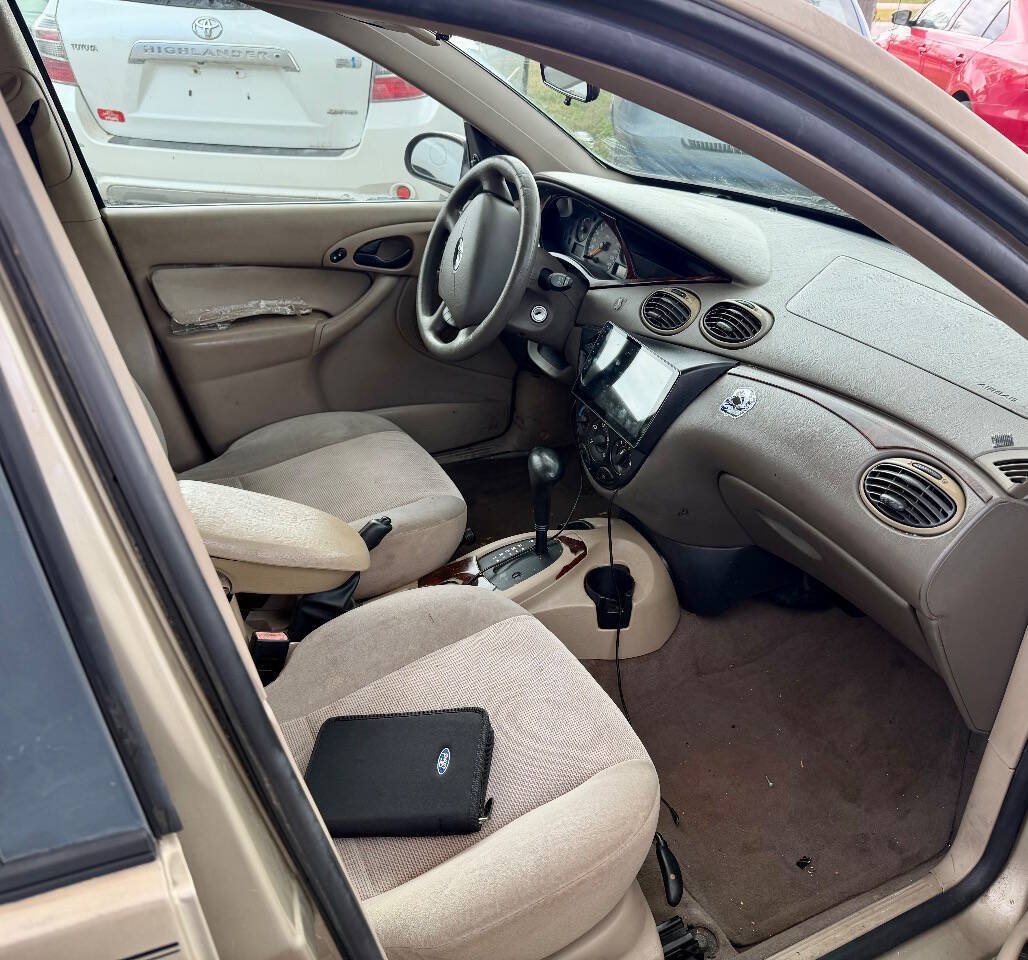 Used 2002 Ford Focus SE FWD image 14