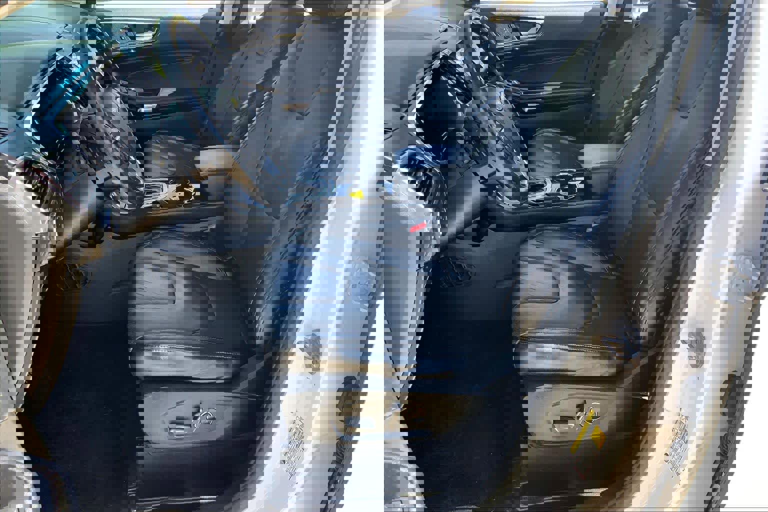 Used 2016 Ford Edge Titanium w/ Equipment Group 302A AWD/4WD image 8