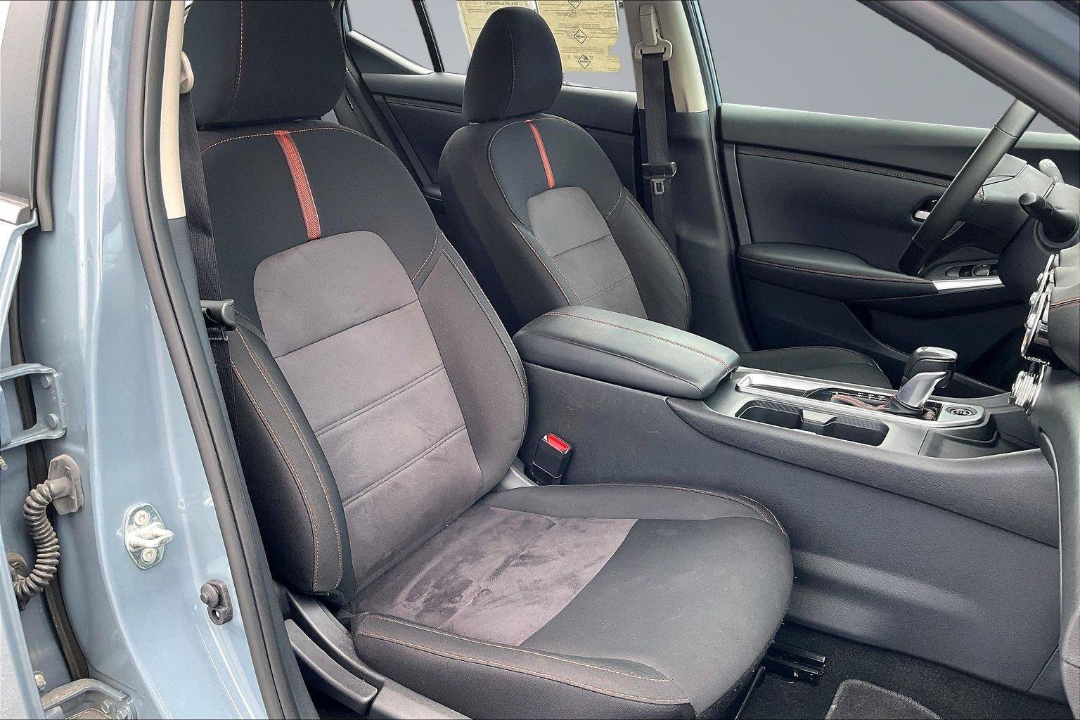 Used 2025 Nissan Sentra SR FWD image 8