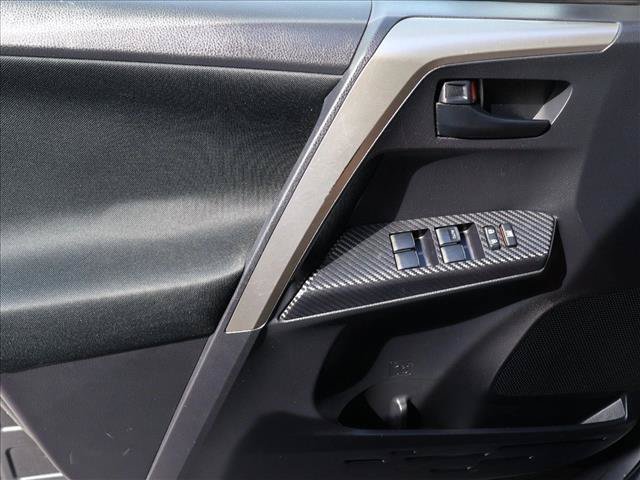 Used 2015 Toyota RAV4 LE AWD/4WD image 11