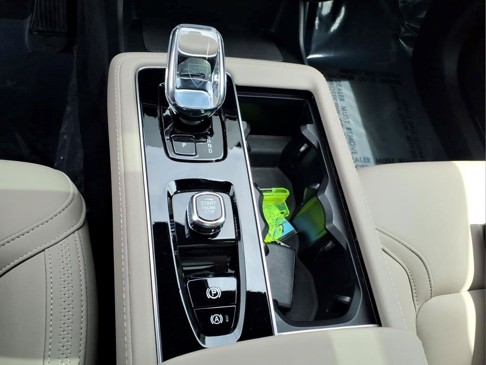 Certified 2026 Volvo XC90 B6 Plus AWD/4WD image 25