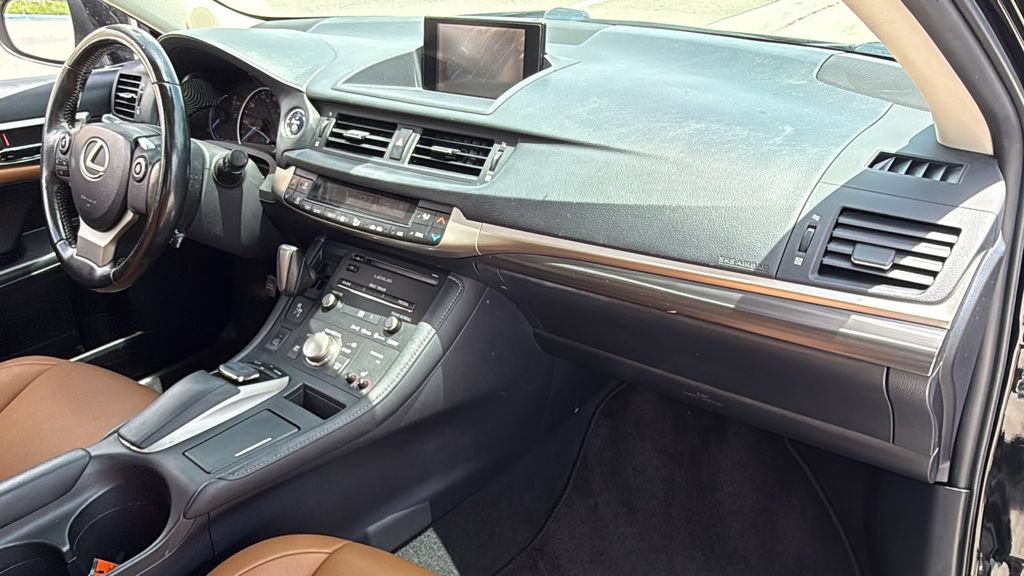 Used 2016 Lexus CT 200h w/ Navigation Package FWD image 42