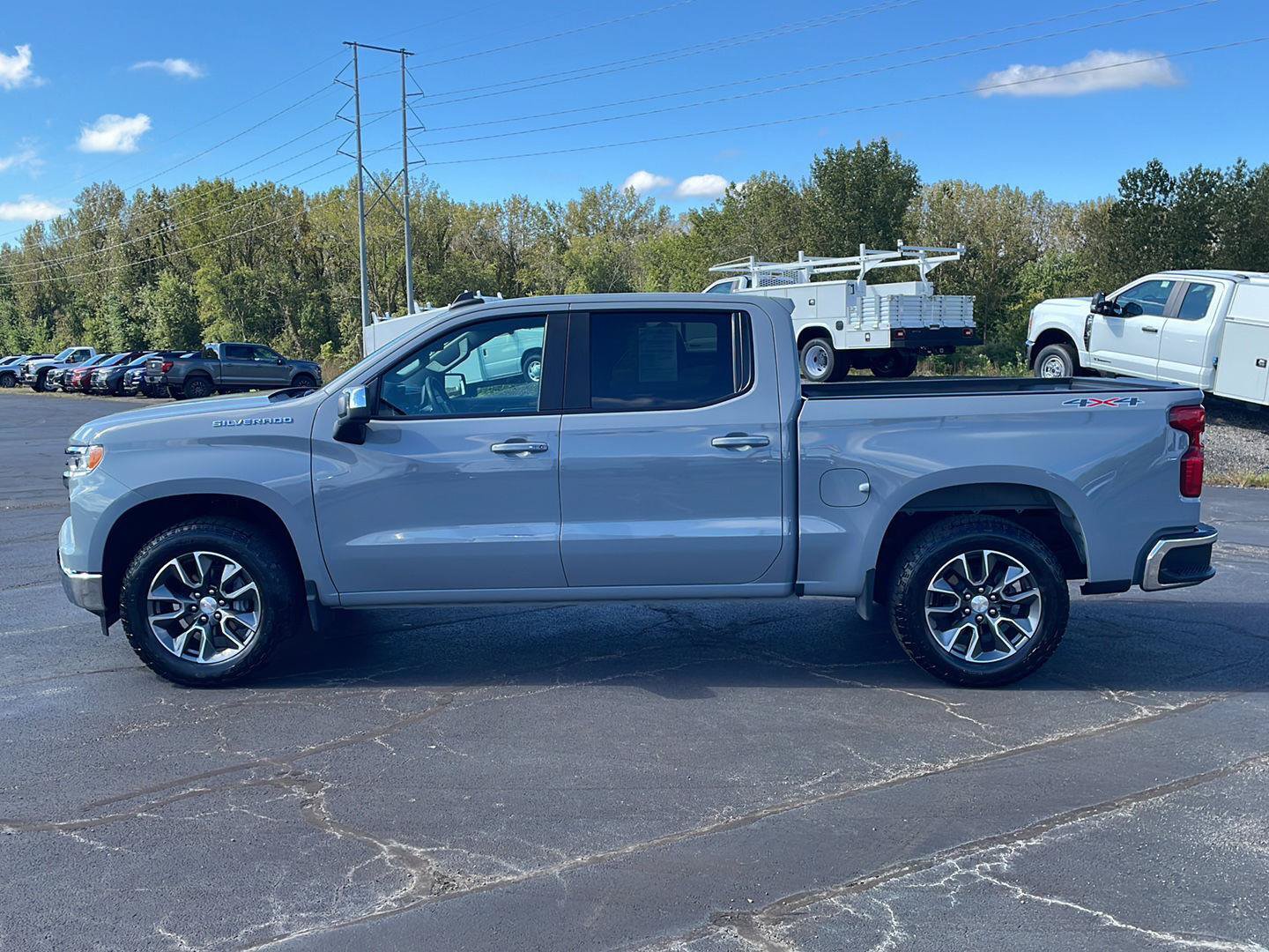 Used 2024 Chevrolet Silverado 1500 LT AWD/4WD image 2