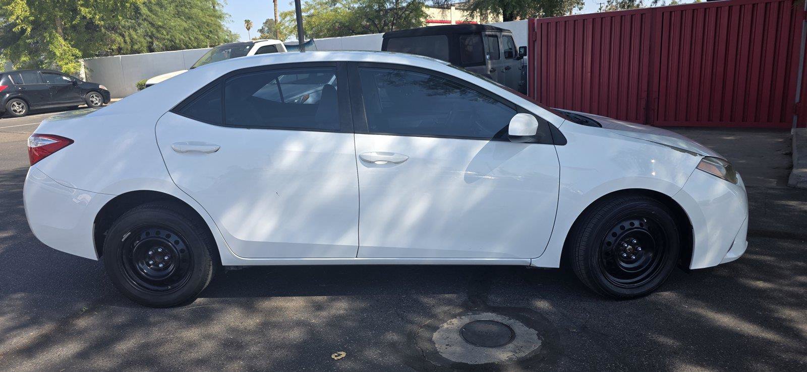 Used 2015 Toyota Corolla LE FWD image 4